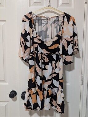 Meritt Black & Floral Short Sleeve Dress